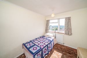 BEDROOM - click for photo gallery
